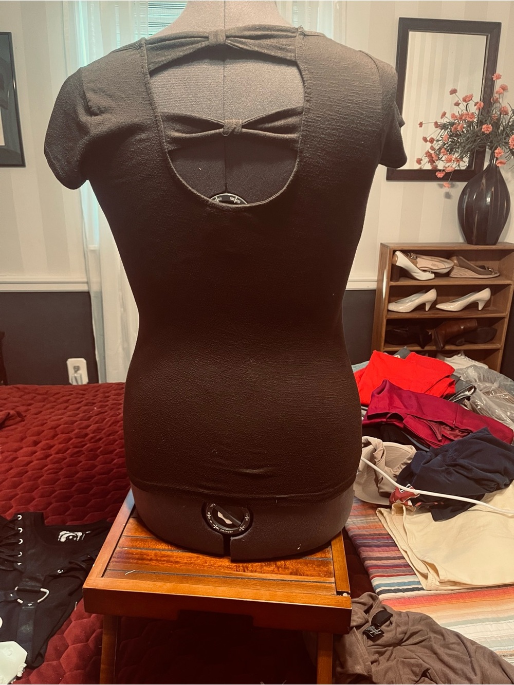 Classic Women's Scoop Neck Capped Sleeve w Back Cutout & Bows - Chocolate Brown